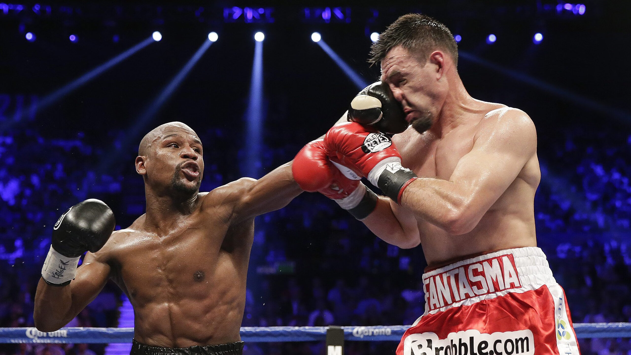 数字化赛事直播平台大幅提升，全球观众可以实时观看比赛，数字体育竞技大赛